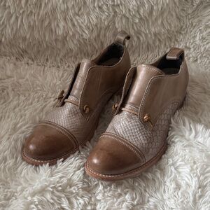 Freebird Tan and Brown Mabel Women’s Shoe